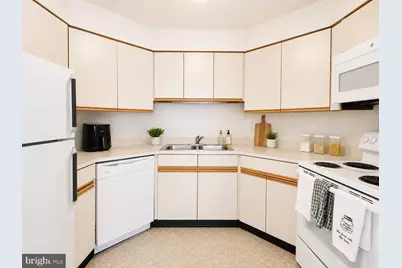 2018 Walnut Street #8K, Philadelphia, PA 19103 - Photo 3