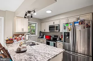 728 Kenilworth Ave, Philadelphia, PA 19126 - Photo 5