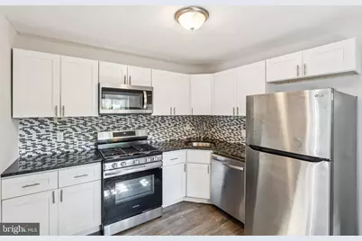 17 S 45th Street, Philadelphia, PA 19104 - Photo 9