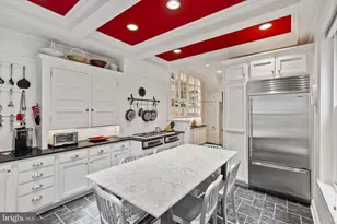 2114 Delancey Pl, Philadelphia, PA 19103 - Photo 11