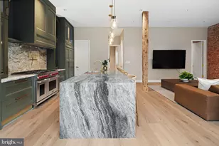 2017 Sansom St, Philadelphia, PA 19103 - Photo 3