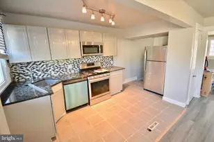 461 Flamingo St, Philadelphia, PA 19128 - Photo 9