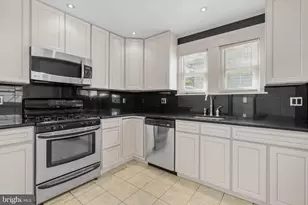 1030 Marlborough St, Philadelphia, PA 19125 - Photo 11