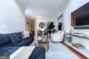 838 Lombard St, Philadelphia, PA 19147 - Photo 9