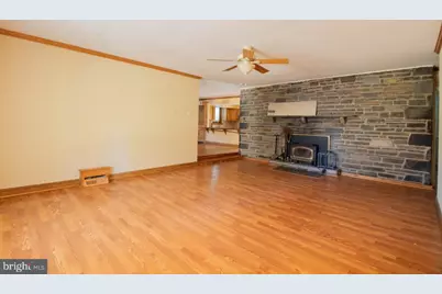 302 Crest Park Road, Philadelphia, PA 19119 - Photo 3