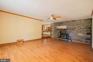 302 Crest Park Rd, Philadelphia, PA 19119 - Photo 3