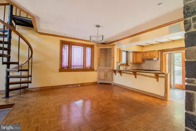 302 Crest Park Road, Philadelphia, PA 19119 - Photo 5