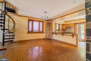 302 Crest Park Rd, Philadelphia, PA 19119 - Photo 5