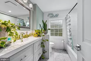 909 Glenroy Rd, Philadelphia, PA 19128 - Photo 5