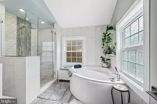 909 Glenroy Rd, Philadelphia, PA 19128 - Photo 3