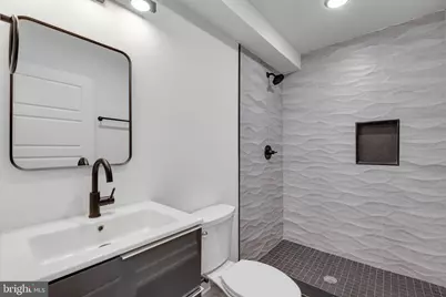 2139 Bainbridge Street, Philadelphia, PA 19146 - Photo 15