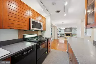 304 Delancey St, Philadelphia, PA 19106 - Photo 9