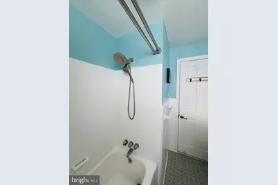 8012 Lawndale Avenue, Philadelphia, PA 19111 - Photo 27