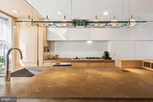 2038 Montrose St, Philadelphia, PA 19146 - Photo 9