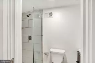 2636 Manton St, Philadelphia, PA 19146 - Photo 13