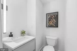 635 N 7th St, Philadelphia, PA 19123 - Photo 19