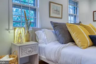 1026 Pine St, Philadelphia, PA 19107 - Photo 17