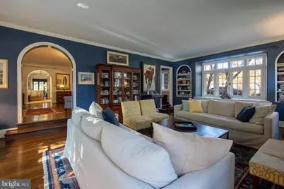 8401 Saint Martins Lane, Philadelphia, PA 19118 - Photo 9