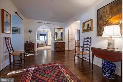 8401 Saint Martins Lane, Philadelphia, PA 19118 - Photo 5