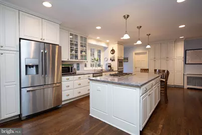 8401 Saint Martins Lane, Philadelphia, PA 19118 - Photo 11