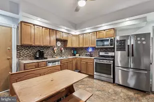 6646 Hegerman St, Philadelphia, PA 19135 - Photo 9