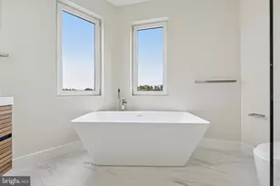 2440 E Harold St, Philadelphia, PA 19125 - Photo 29