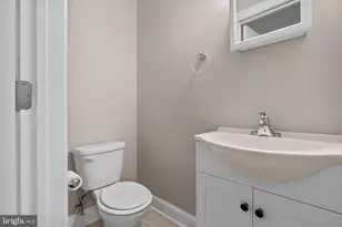 2113 Reed St, Philadelphia, PA 19146 - Photo 9