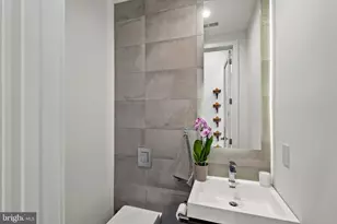 1646 Carlton St, Philadelphia, PA 19103 - Photo 7