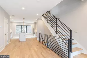 905 Emily St, Philadelphia, PA 19148 - Photo 5