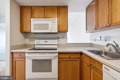 2001 Hamilton Street #927, Philadelphia, PA 19130 - Photo 9