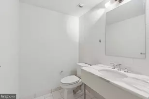 1425 Locust St, Philadelphia, PA 19102 - Photo 15