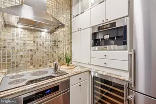 2221 Locust St, Philadelphia, PA 19103 - Photo 31