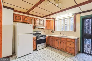 809 Earp St, Philadelphia, PA 19147 - Photo 9