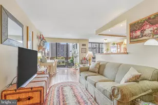 1326 Spruce St, Philadelphia, PA 19107 - Photo 9