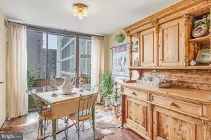 1326 Spruce St, Philadelphia, PA 19107 - Photo 3