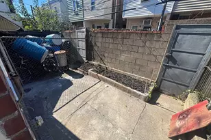 2038 S Dorrance St, Philadelphia, PA 19145 - Photo 17