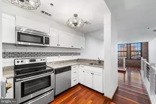 315 New St, Philadelphia, PA 19106 - Photo 3