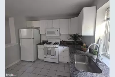 657 N 37th Street, Philadelphia, PA 19104 - Photo 9