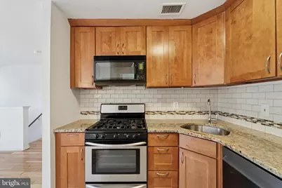 855 N 28th Street #B, Philadelphia, PA 19130 - Photo 9