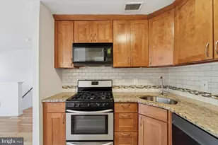 855 N 28th St, Philadelphia, PA 19130 - Photo 9