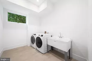 1242 E Oxford St, Philadelphia, PA 19125 - Photo 29