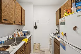 210 Locust St, Philadelphia, PA 19106 - Photo 3