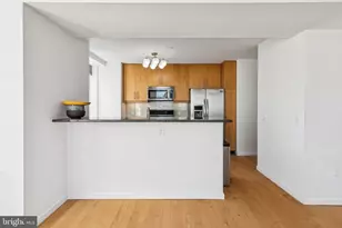 1425 Locust St, Philadelphia, PA 19102 - Photo 11