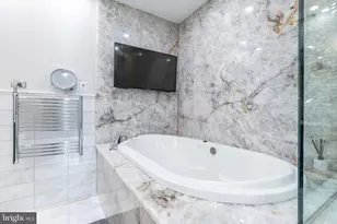 939 New Market St, Philadelphia, PA 19123 - Photo 39