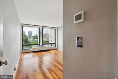 220 Locust Street #3H, Philadelphia, PA 19106 - Photo 19