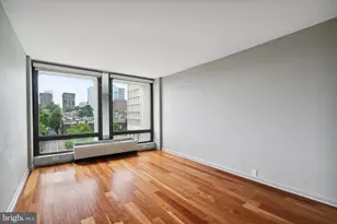 220 Locust St, Philadelphia, PA 19106 - Photo 17