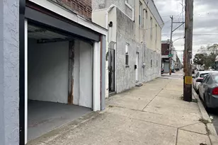 1600 S LeCount St, Philadelphia, PA 19145 - Photo 11