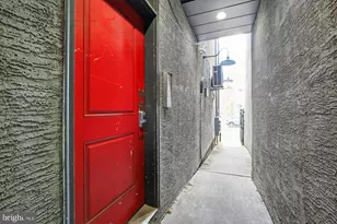 946 N 2nd St, Philadelphia, PA 19123 - Photo 31