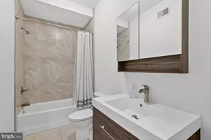 946 N 2nd St, Philadelphia, PA 19123 - Photo 9