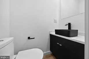 1527 Ogden St, Philadelphia, PA 19130 - Photo 11